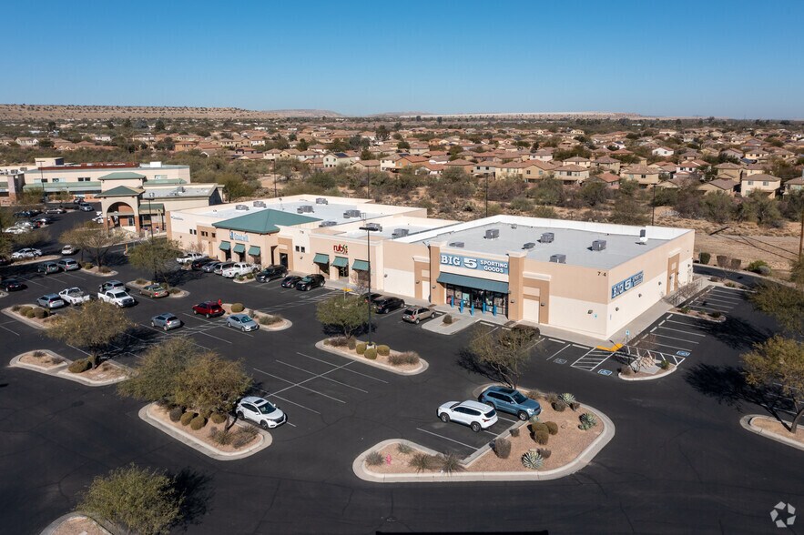More Photos Of 714 W Calle Arroyo Sur, Green Valley Freestanding For Lease