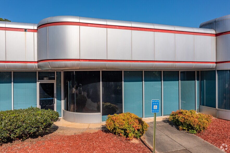 More Photos Of 100 Pinnacle Way, Norcross Distribution For Lease