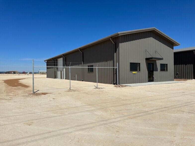 More Photos Of 1608 S County Road 1101, Midland Warehouse For Lease