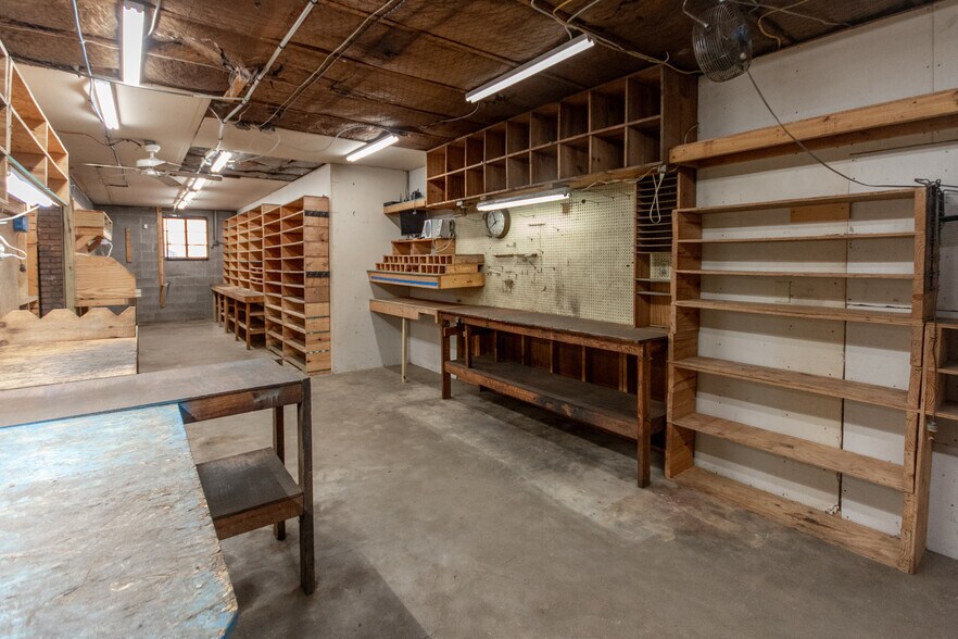 More Photos Of 535 W Main St, Franklin Specialty For Sale