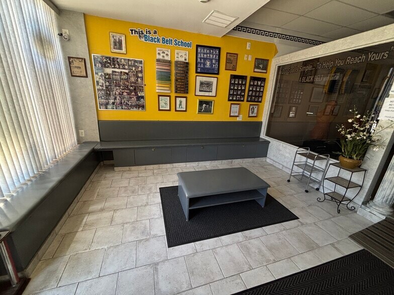 More Photos Of 266 Palisade Ave, Cliffside Park General Retail For Sale