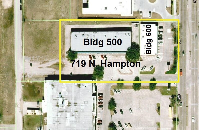 More Photos Of 719 N Hampton Rd, DeSoto Unknown For Lease