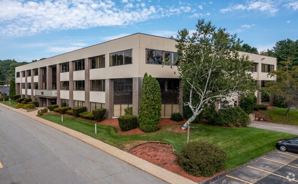 More Photos Of 225 Turnpike Rd, Southborough Office For Lease