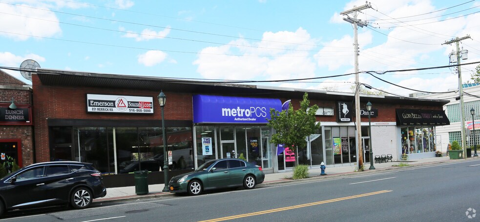 More Photos Of 851 Merrick Rd, Baldwin General Retail For Sale