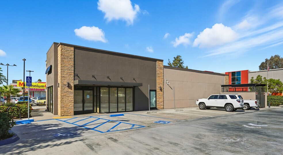More Photos Of 2736 Garnet Ave, San Diego Fast Food For Lease