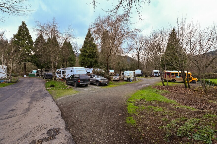 More Photos Of 999 Old Highway 99, Wolf Creek Specialty For Sale