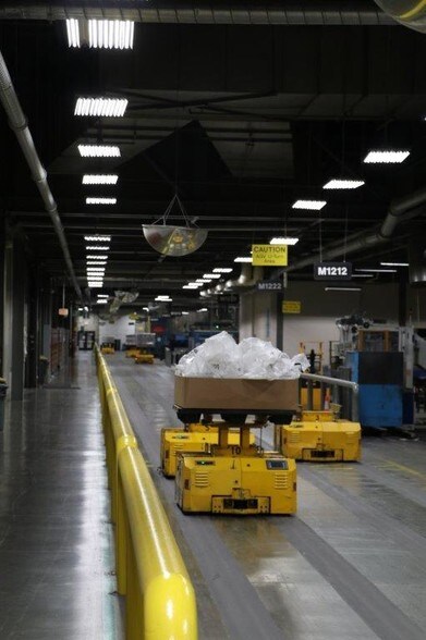 More Photos Of 2300 Brown Ave, Waseca Manufacturing For Sale