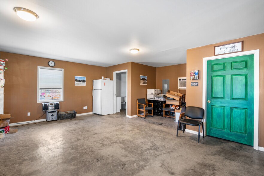 More Photos Of 2946 State Highway V, Matthews Warehouse For Sale