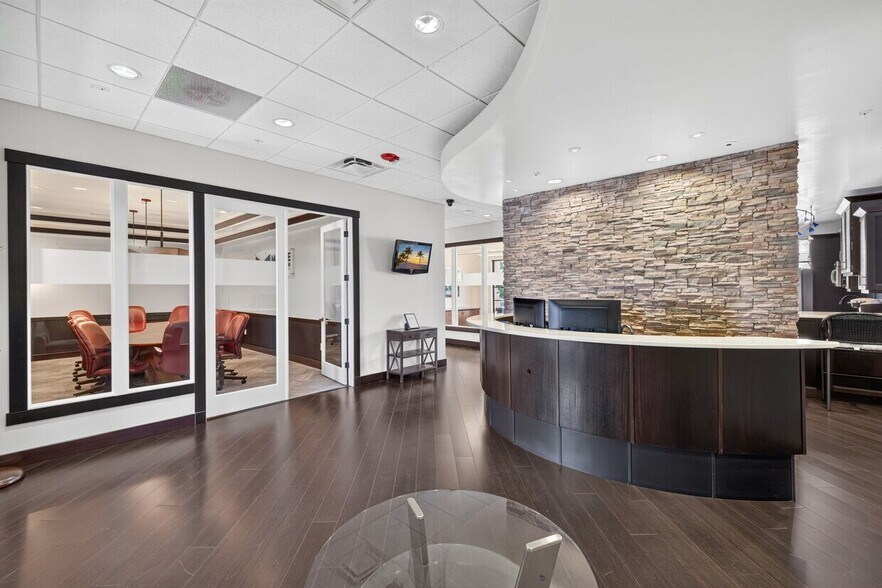 More Photos Of 23190 Fashion Dr, Estero Storefront Retail Office For Sale