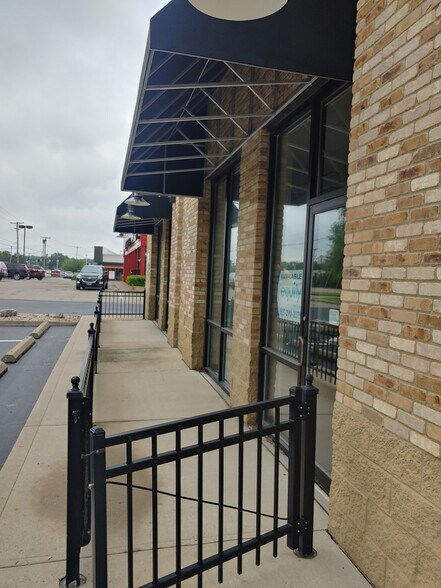 More Photos Of 5847 Far Hills Ave, Dayton Unknown For Lease