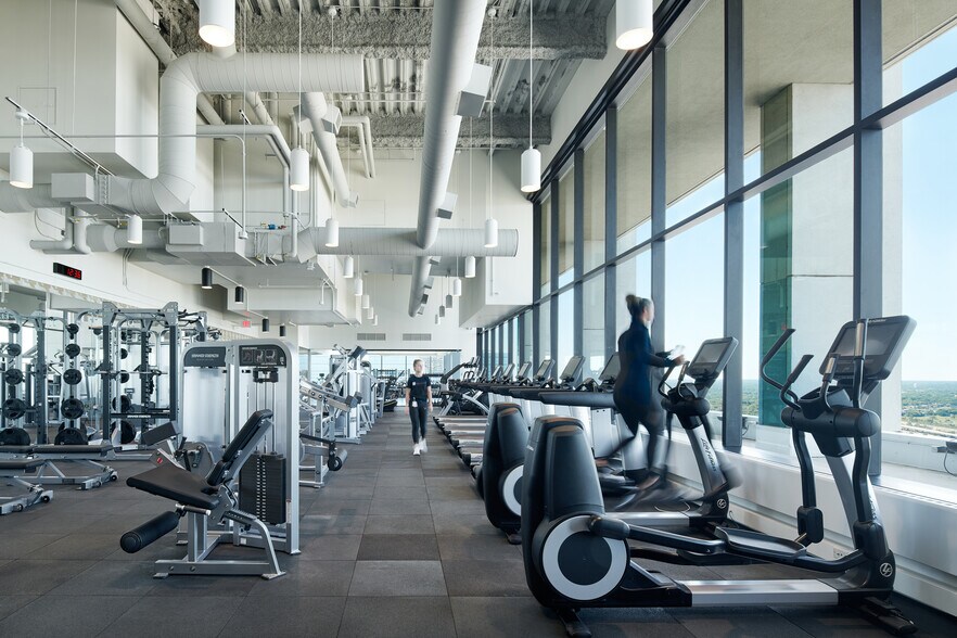 More Photos Of 800 Nicollet Mall, Minneapolis Office For Sale