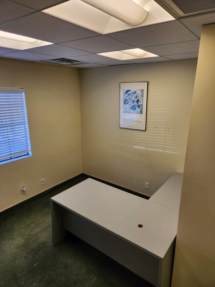 More Photos Of 348 E Olive Ave, Burbank Office For Lease