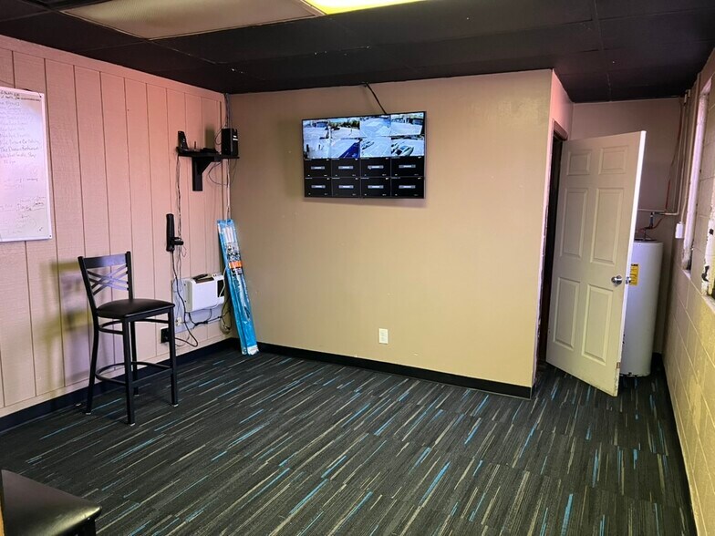 More Photos Of 2301 Crutchfield St, Chattanooga General Retail For Sale