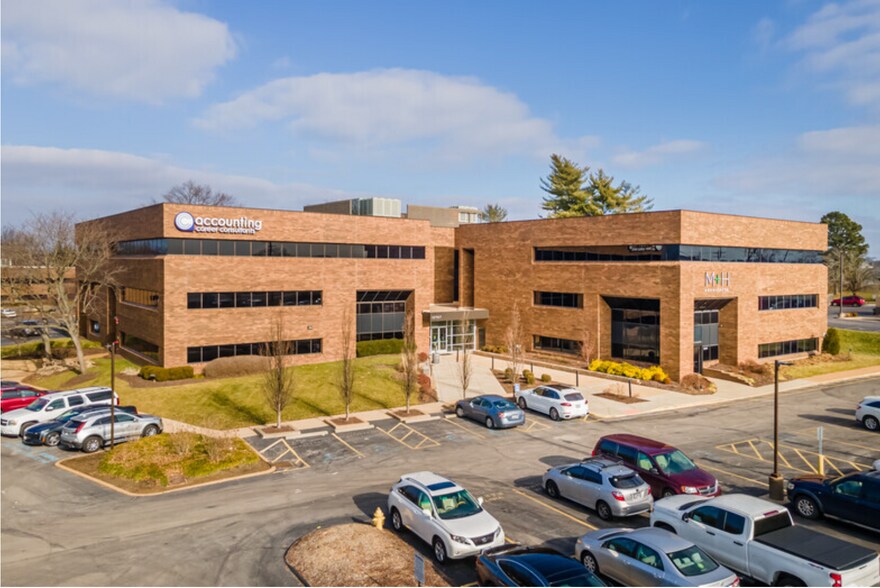 More Photos Of 12747 Olive Blvd, Creve Coeur Coworking Space