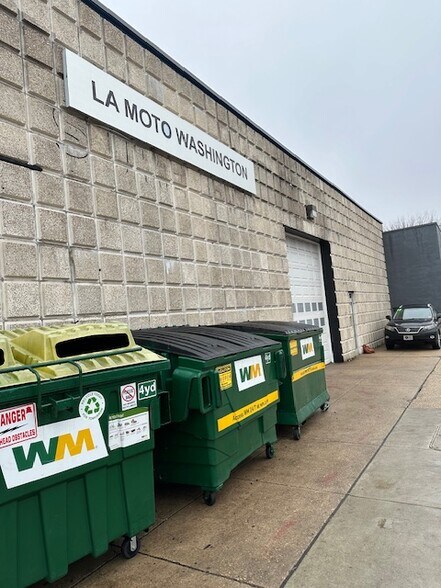 More Photos Of 3298 Wilson Blvd, Arlington Auto Repair For Lease