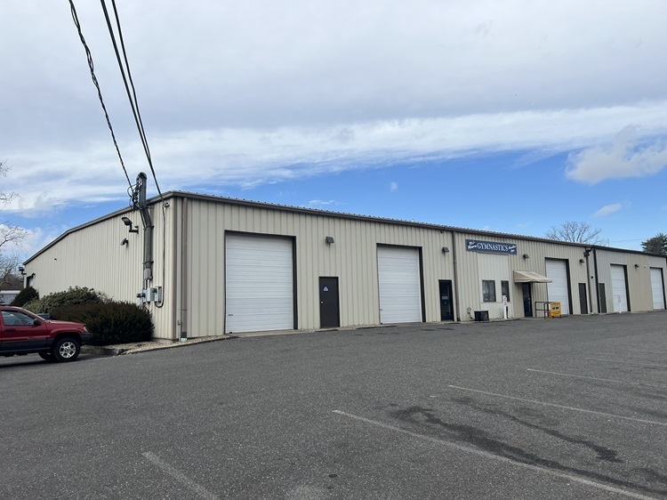 Primary Photo Of 211 Hartford Tpke, Tolland Warehouse For Lease