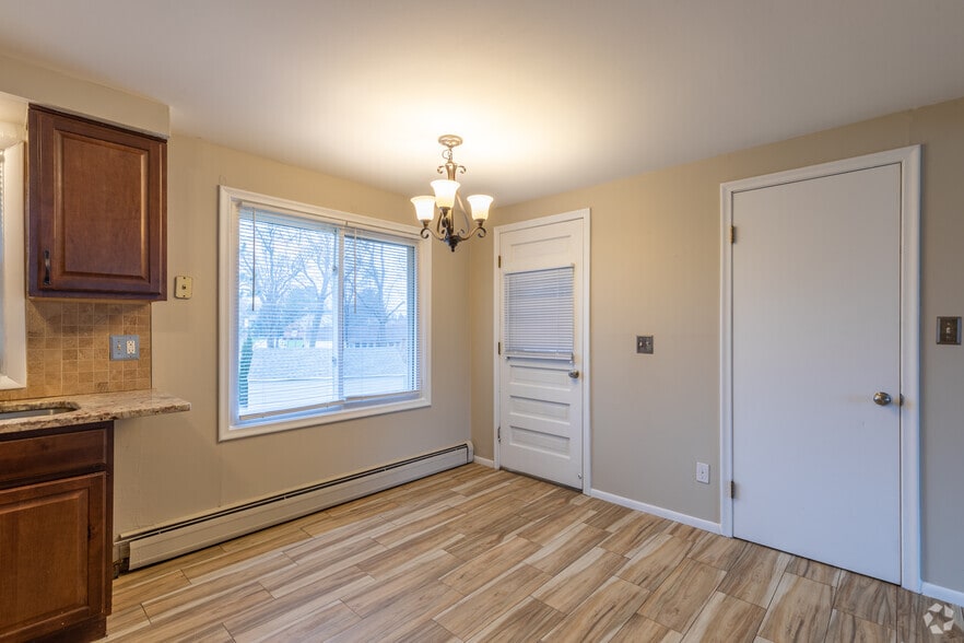 More Photos Of 51611 Mound Rd, Shelby Township Apartments For Sale