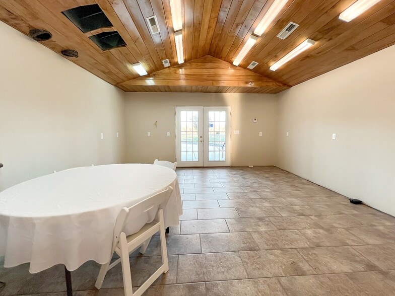 More Photos Of 2982 Harvey Bowden Rd, Paris Winery Vineyard For Sale