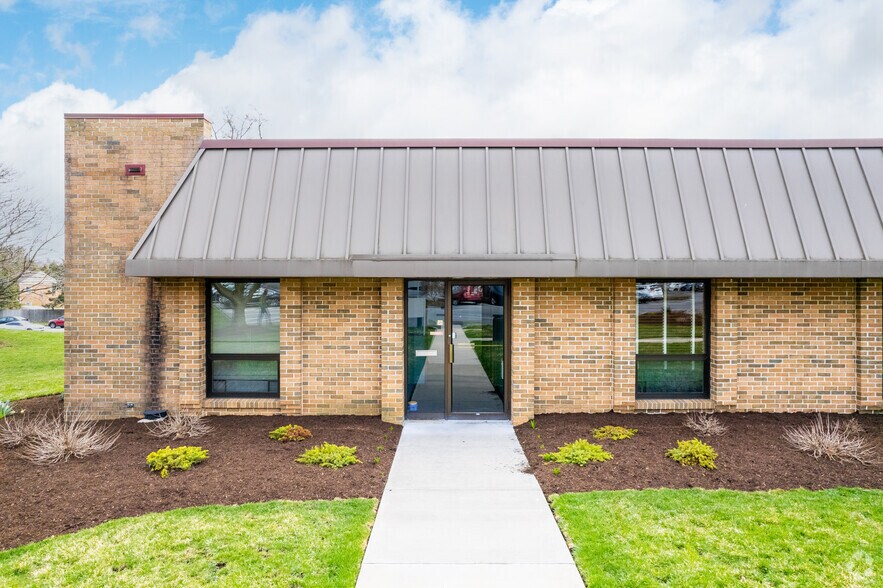 Primary Photo Of 2650 Westview Dr, Wyomissing Medical For Lease