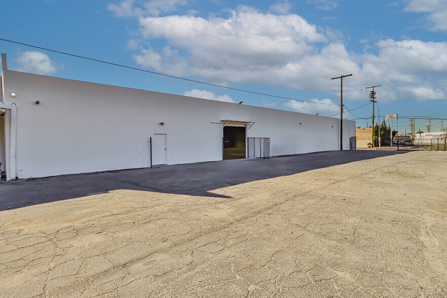 More Photos Of 7410-7428 Bellaire Ave, North Hollywood Warehouse For Sale