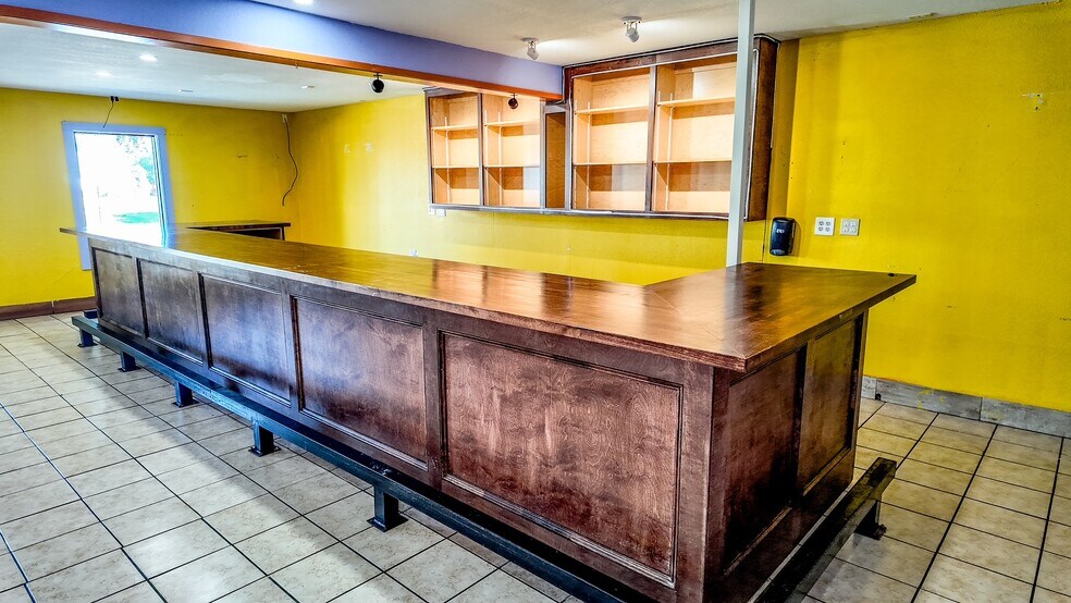 More Photos Of 1711 E Main St, Madisonville Restaurant For Sale