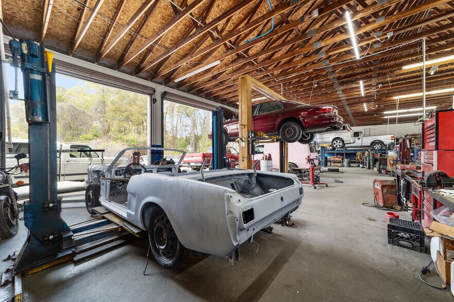 More Photos Of 3721 NE 44th St, Ocala Industrial For Sale