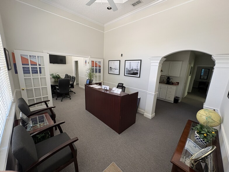 More Photos Of 8833 Perimeter Park Blvd, Jacksonville Medical For Sale