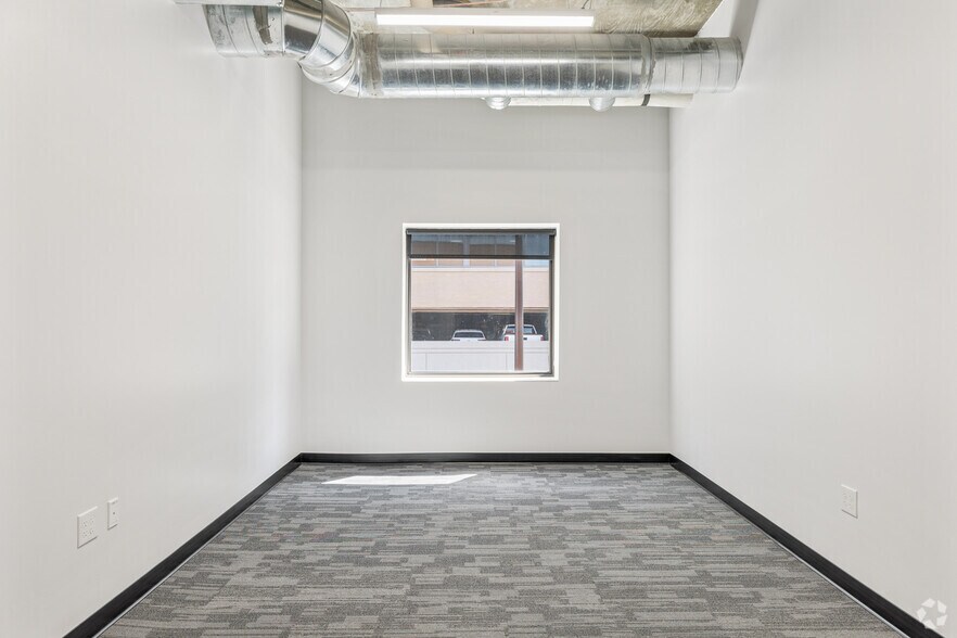 More Photos Of 204 12th St, Des Moines Office For Lease
