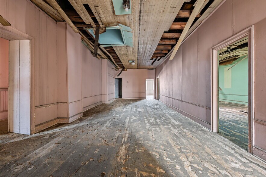 More Photos Of 101-105 S Scales St, Reidsville Storefront Retail Office For Sale
