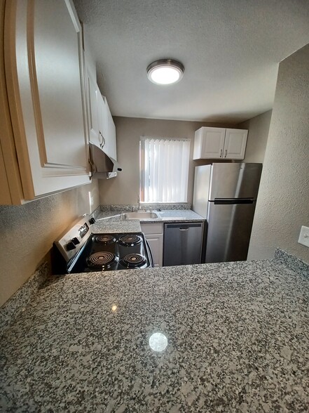 More Photos Of 7259 S Land Park Dr, Sacramento Apartments For Sale