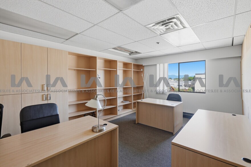 More Photos Of 18788 96th Ave, Surrey Warehouse For Lease
