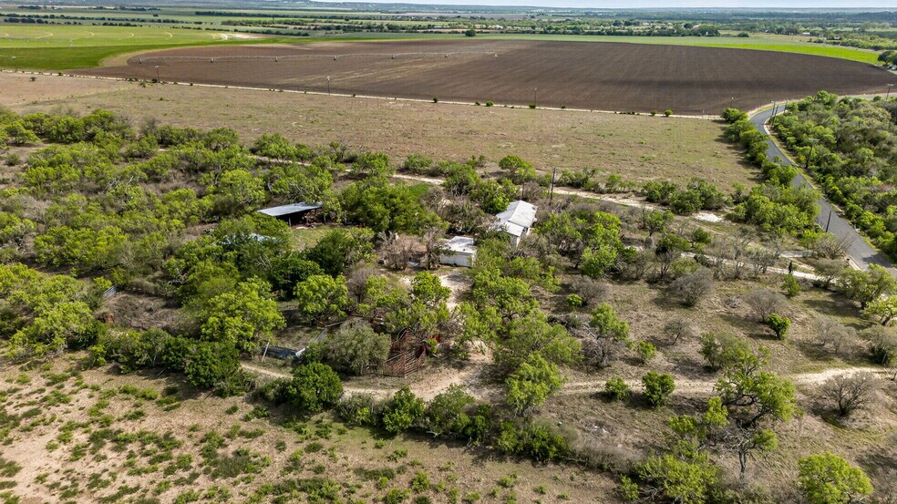 More Photos Of 1151 County Road 2615, Rio Medina Land For Sale