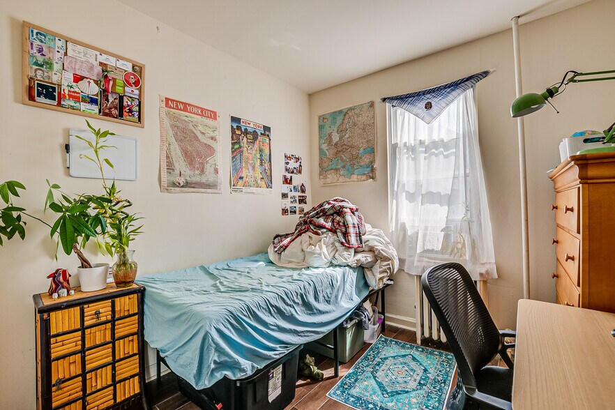 More Photos Of 172 Hamilton St, New Brunswick Storefront Retail Residential For Sale