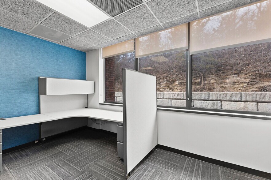 More Photos Of 4800 Lamar Ave, Mission Office For Lease