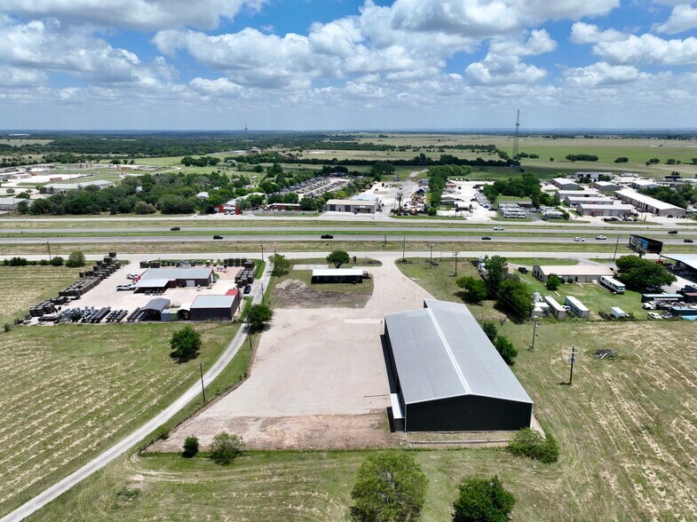 More Photos Of 4528 S Interstate 35, Alvarado Warehouse For Lease