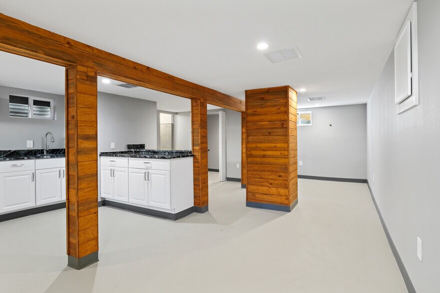 More Photos Of 3033 NE Broadway St, Portland Office Residential For Sale