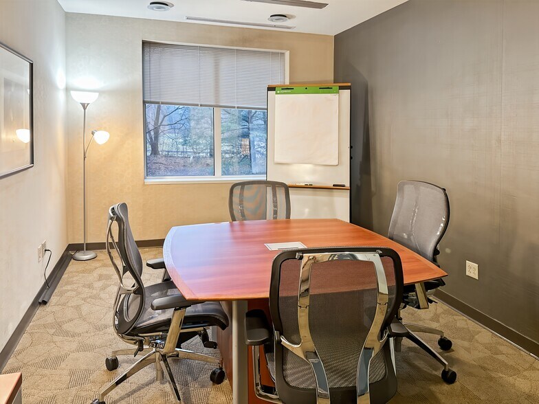 More Photos Of 51 John F Kennedy Pky, Short Hills Coworking Space