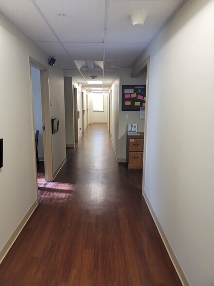 More Photos Of 385 Oxford Valley Rd, Yardley Medical For Lease
