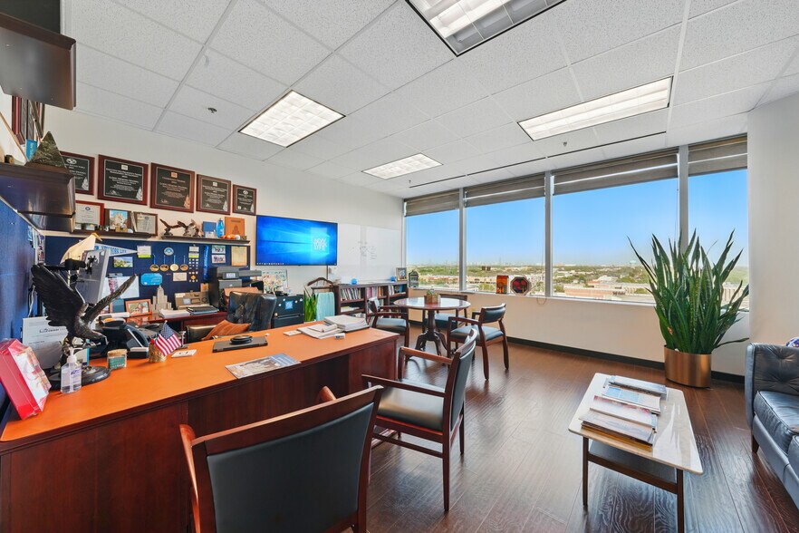 More Photos Of 9999 Bellaire Blvd, Houston Medical For Lease