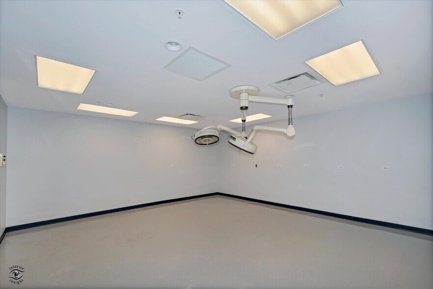 More Photos Of 912 Northwest Hwy, Fox River Grove Medical For Sale