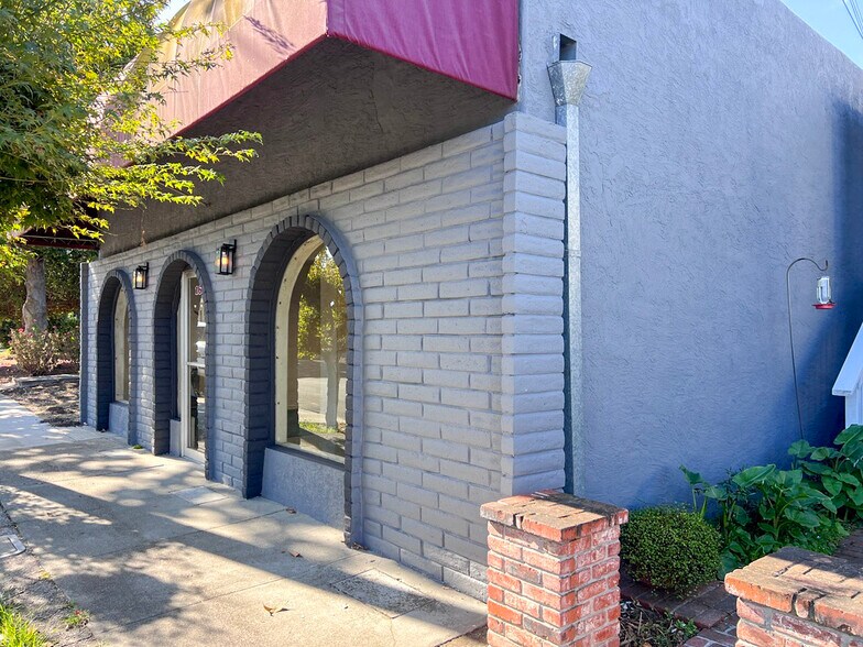 More Photos Of 1616 Alhambra Ave, Martinez Storefront For Lease