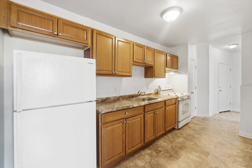 More Photos Of 3162 Buena Vista Ter SE, Washington Apartments For Sale