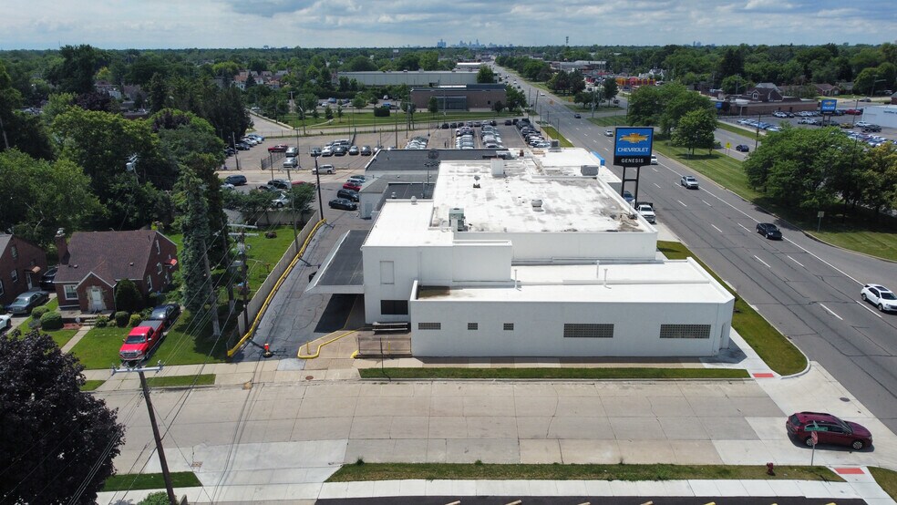 More Photos Of 21800 Gratiot Ave, Eastpointe Auto Dealership For Sale