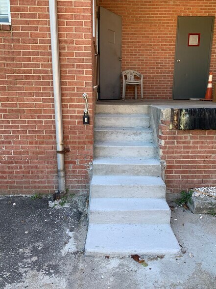 More Photos Of 3415-3501 Windom Rd, Brentwood Warehouse For Lease