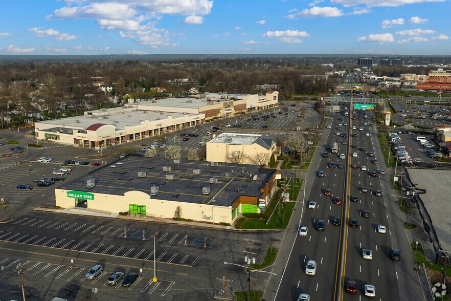 More Photos Of 145 E State Rt 4, Paramus Storefront For Lease