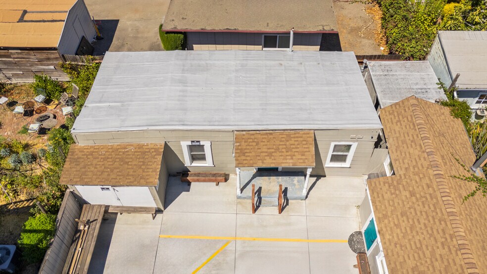 More Photos Of 1062 60th St, Oakland Apartments For Sale