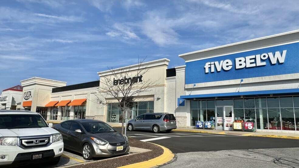 More Photos Of 4141 Heritage Center Dr, Copley Freestanding For Sale