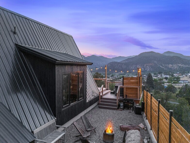 More Photos Of 360 Overlook ln, Glendale Specialty For Sale