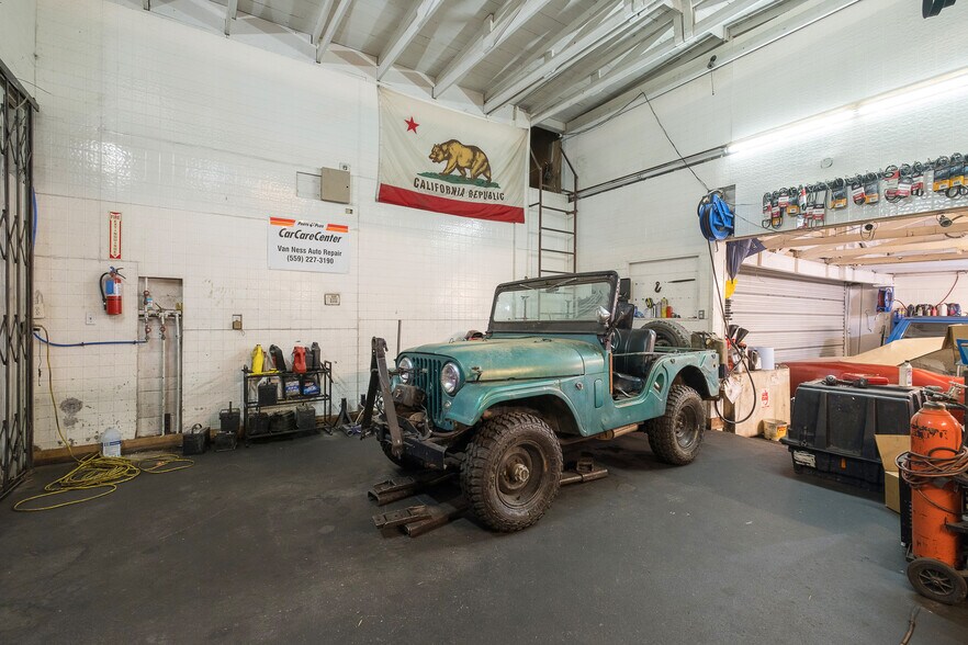 More Photos Of 2740 N Van Ness Blvd, Fresno Service Station For Sale