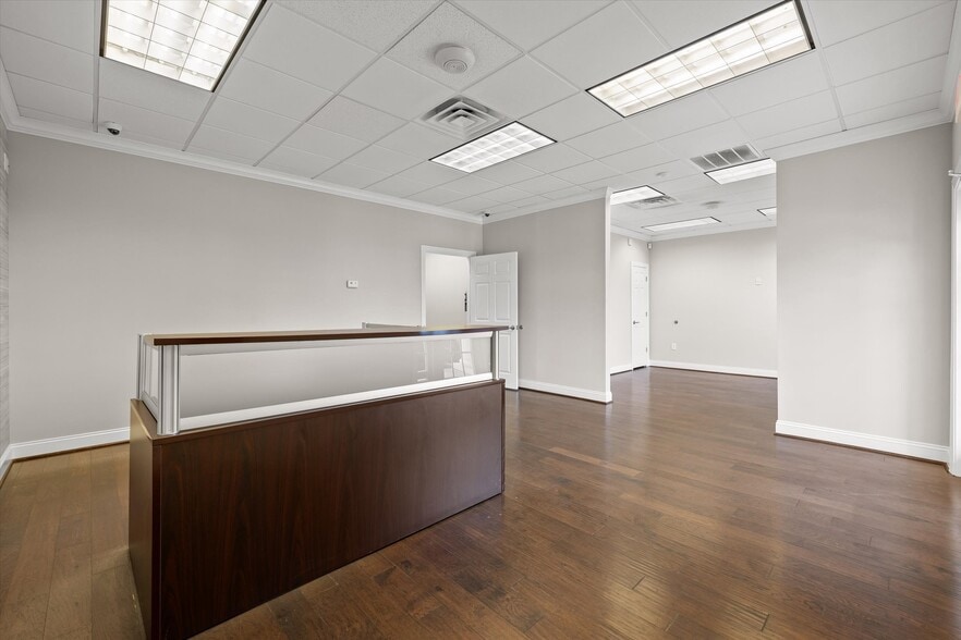 More Photos Of 7446 Shallowford Rd, Chattanooga Medical For Lease